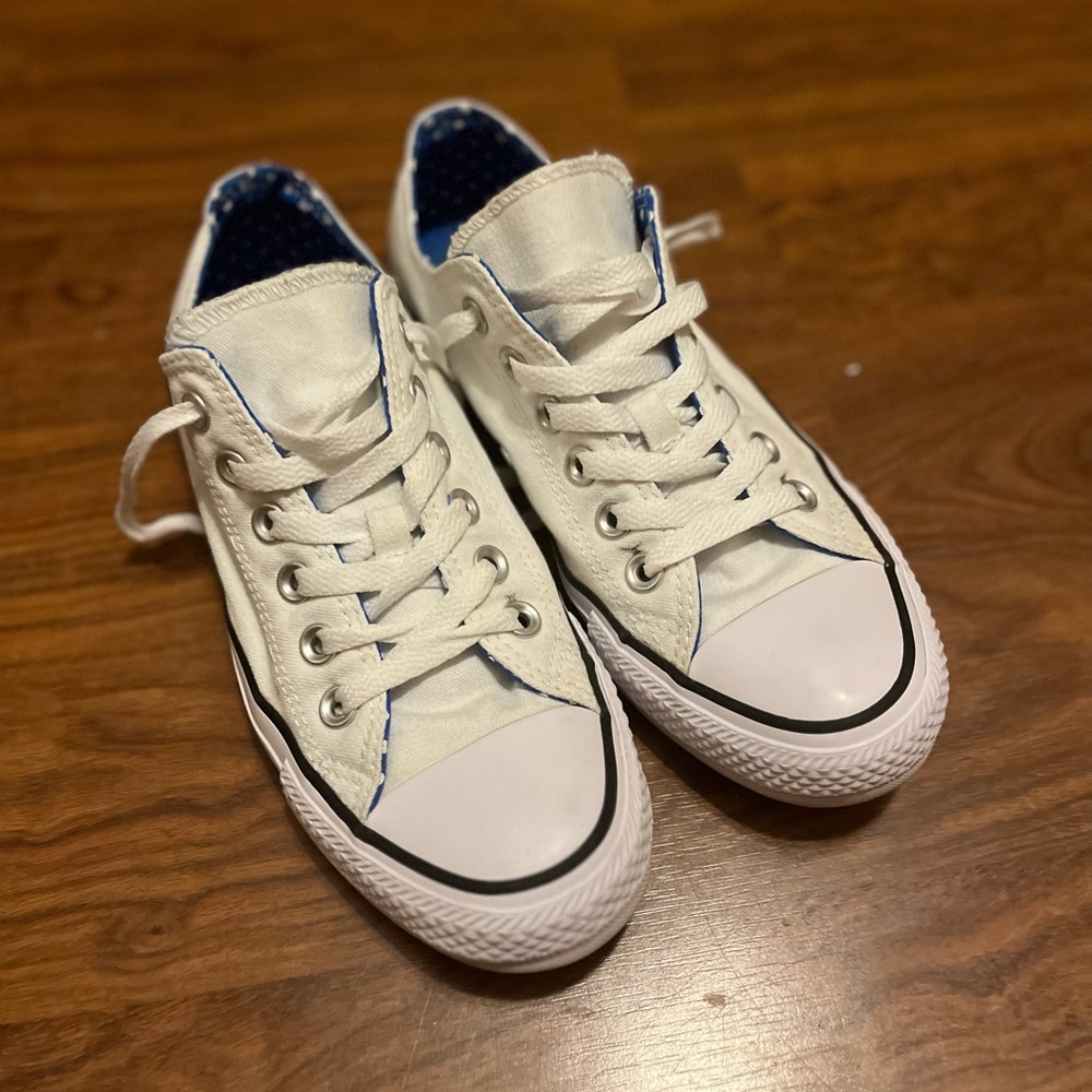 All Star Converse Low Top White Double Tongue Size 8.5